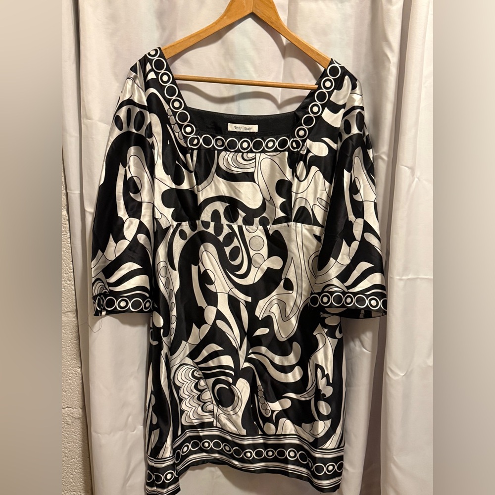 White House Black Market Black and White Patterned dress